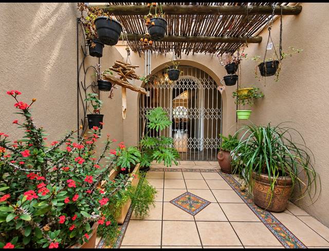 3 BEDROOM TOWNHOUSE FOR SALE IN THREE RIVERS